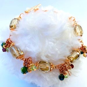 Beautiful bracelet.  Perfect for Christmas